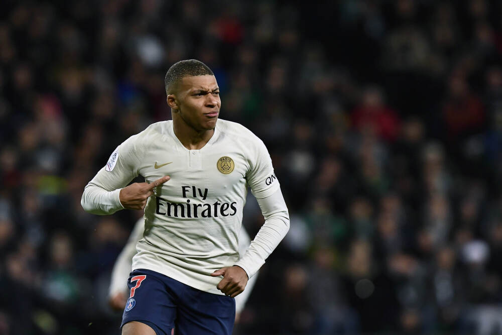 签订1000台四足机器人销售合同，“周杰伦概念股”巨星传奇一度涨近8%